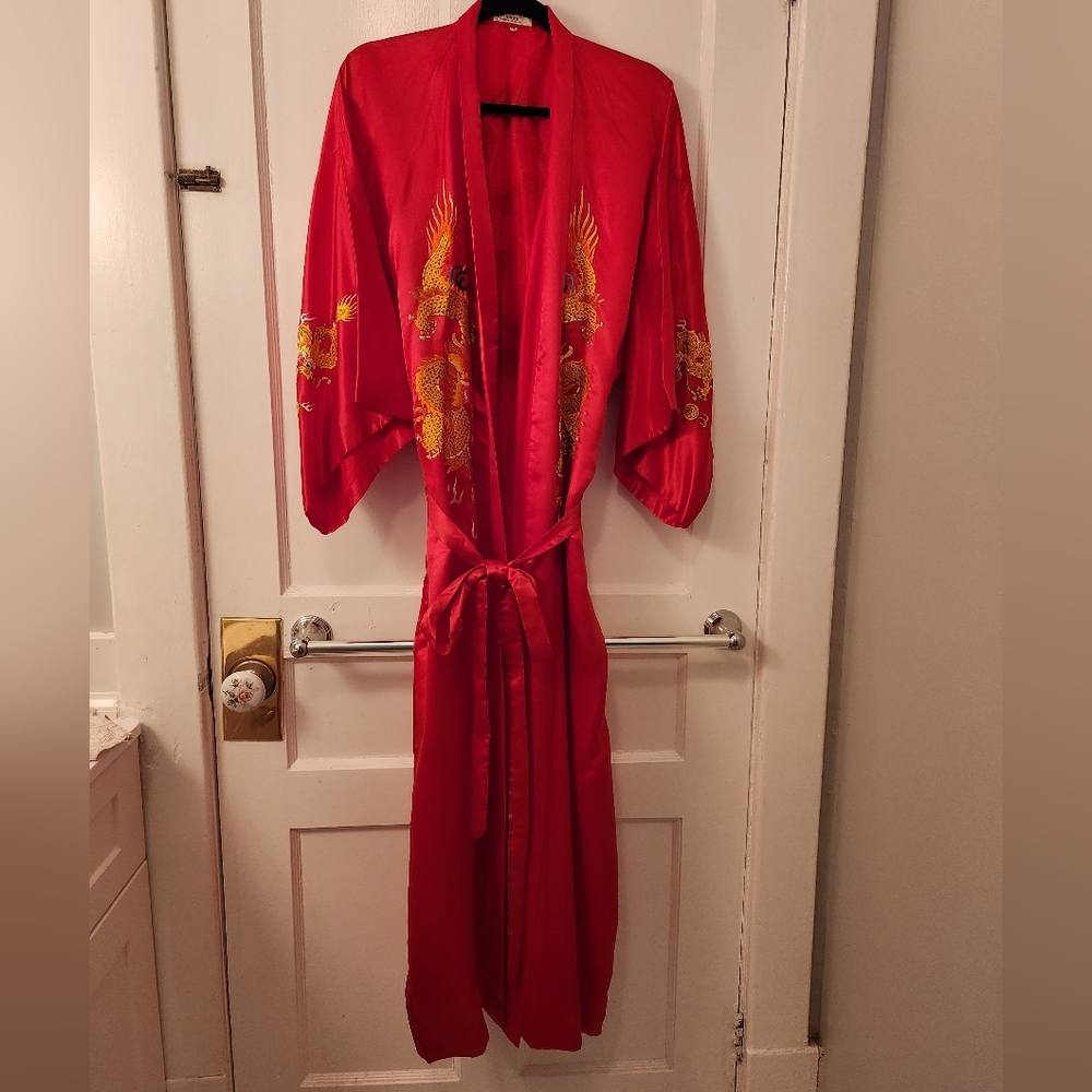 🐉Beautiful Vintage 1970's Dragon Robe🐉